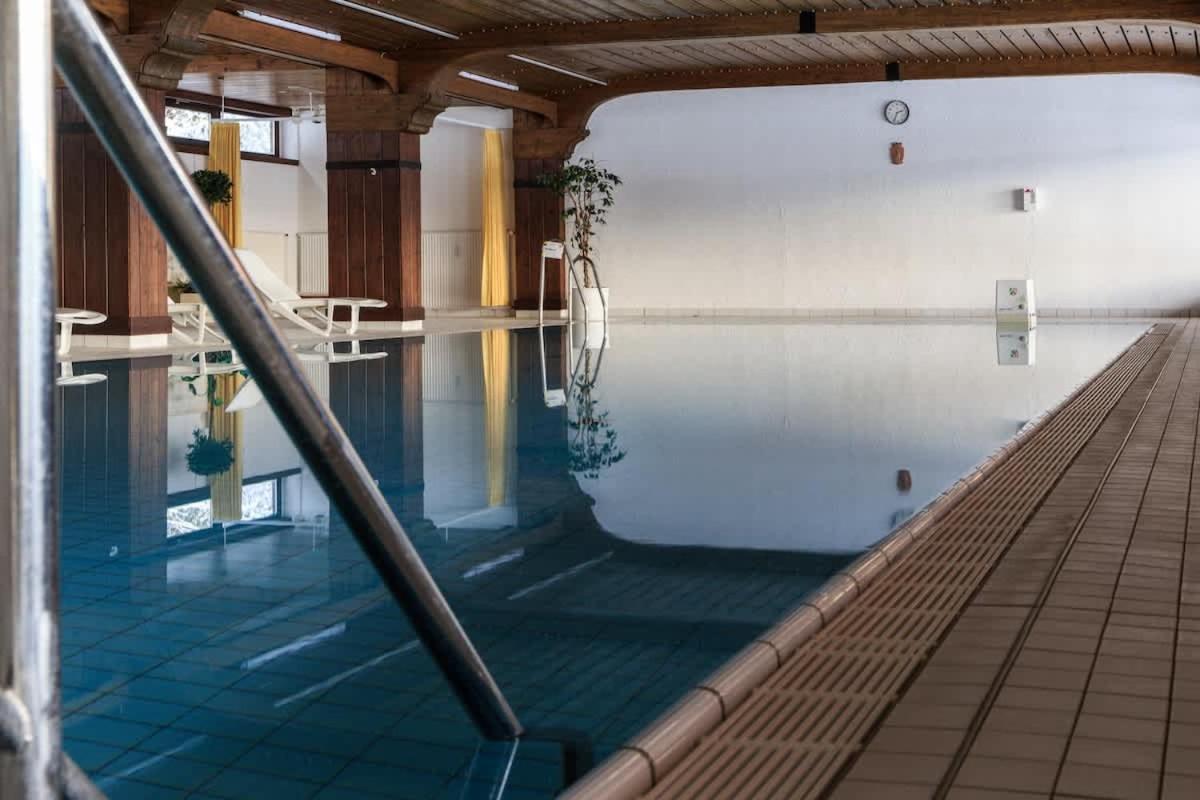 Relax-Apartment mit Indoor-Pool, Sauna, Massagesessel und Netflix Schonach im Schwarzwald Exterior foto