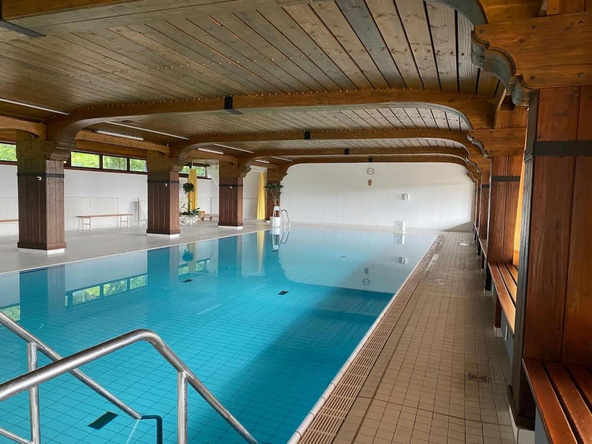 Relax-Apartment mit Indoor-Pool, Sauna, Massagesessel und Netflix Schonach im Schwarzwald Exterior foto