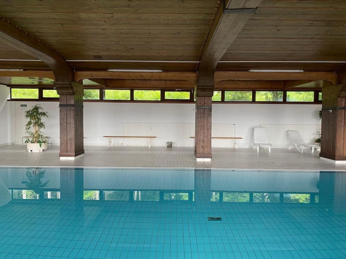 Relax-Apartment mit Indoor-Pool, Sauna, Massagesessel und Netflix Schonach im Schwarzwald Exterior foto