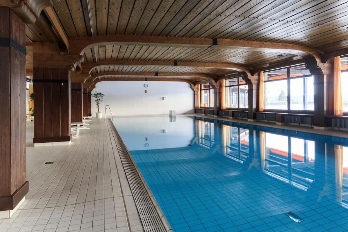 Relax-Apartment mit Indoor-Pool, Sauna, Massagesessel und Netflix Schonach im Schwarzwald Exterior foto