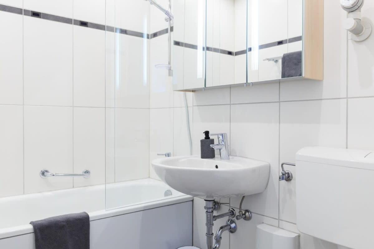 Relax-Apartment mit Indoor-Pool, Sauna, Massagesessel und Netflix Schonach im Schwarzwald Exterior foto