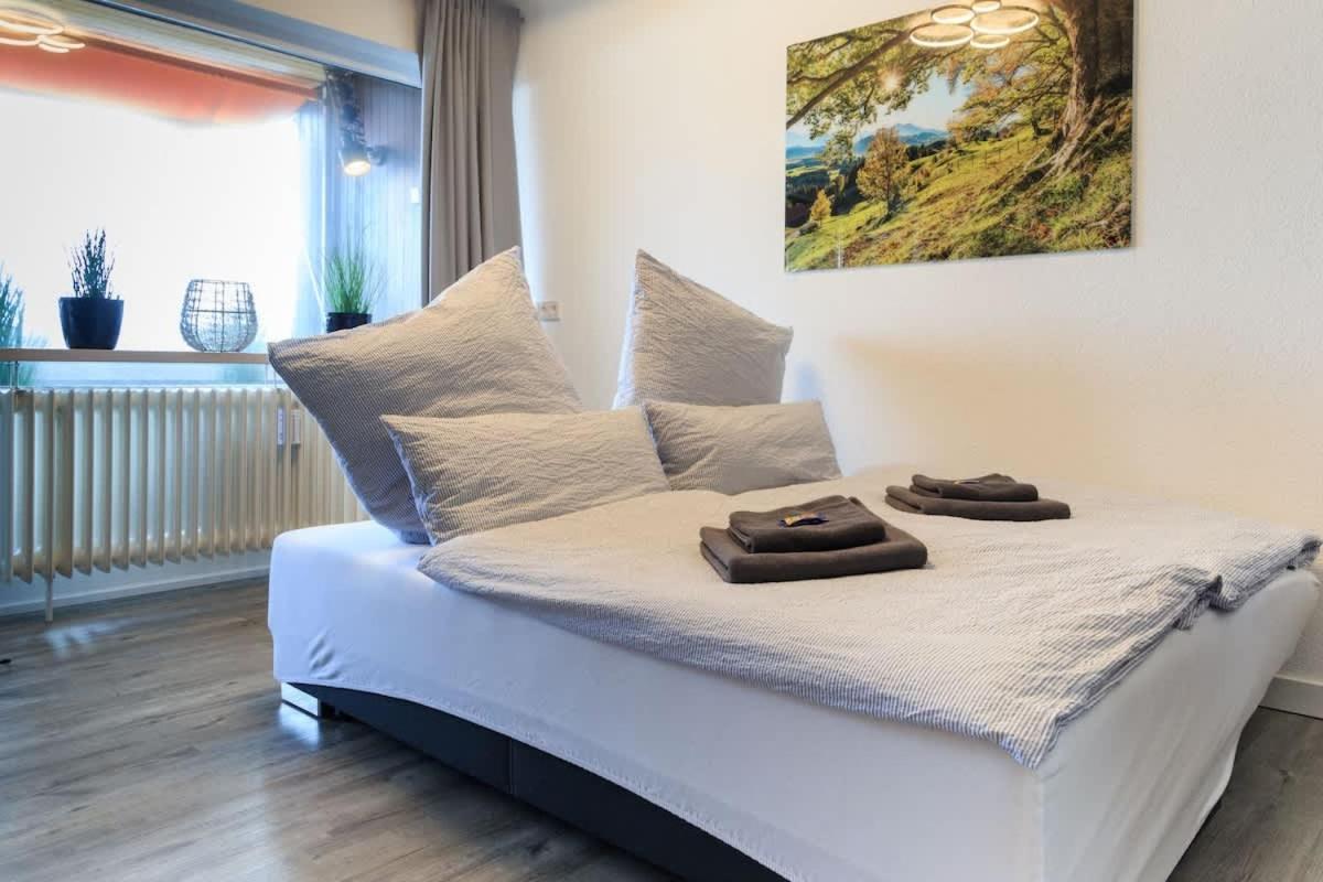 Relax-Apartment mit Indoor-Pool, Sauna, Massagesessel und Netflix Schonach im Schwarzwald Exterior foto