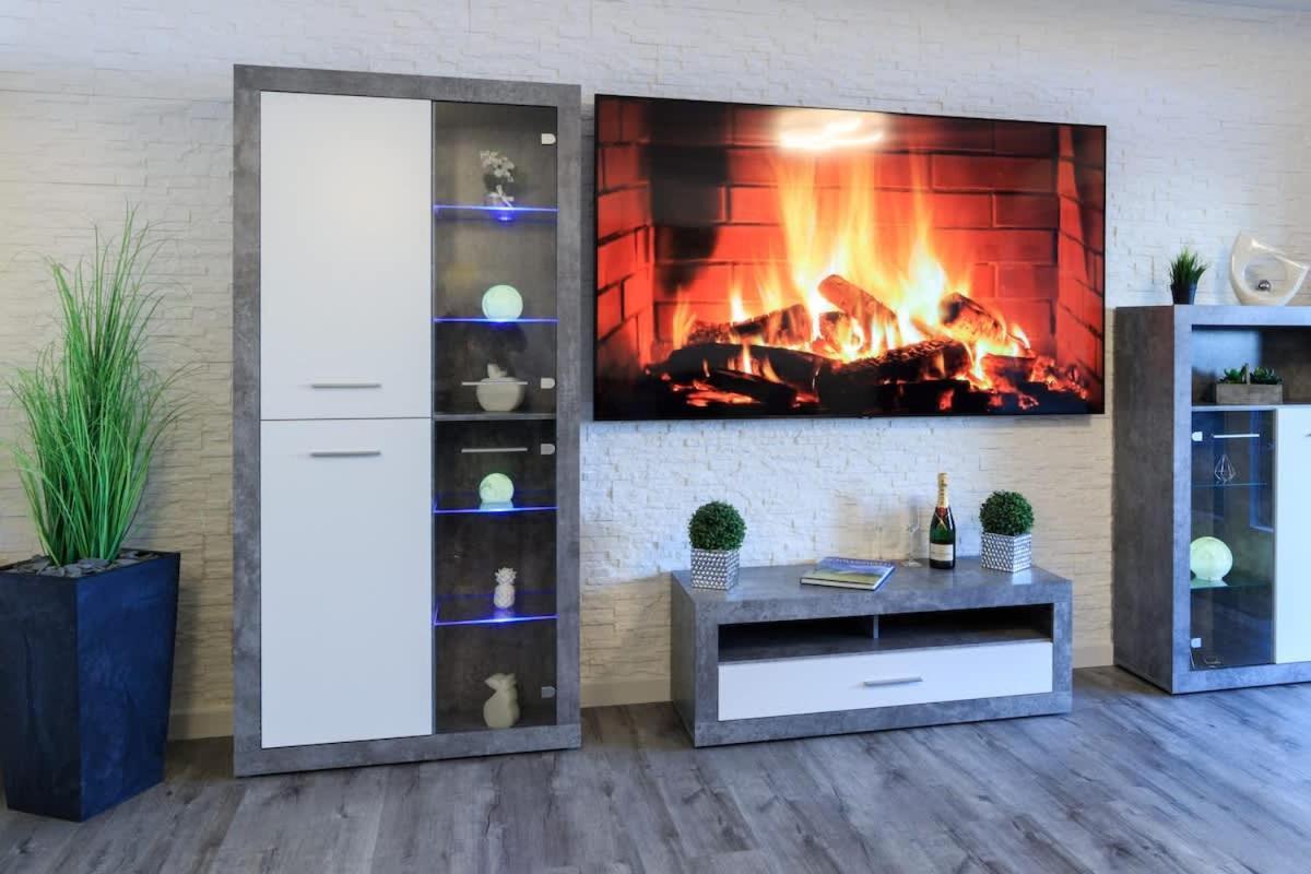Relax-Apartment mit Indoor-Pool, Sauna, Massagesessel und Netflix Schonach im Schwarzwald Exterior foto